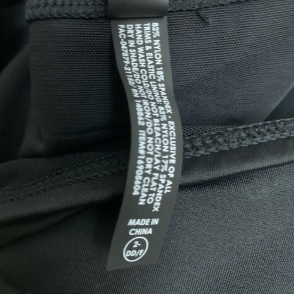 Torrid x Disney Mickey Mouse Swim Romper - 2X - 18/20 -
NWT - Picture 9 of 10